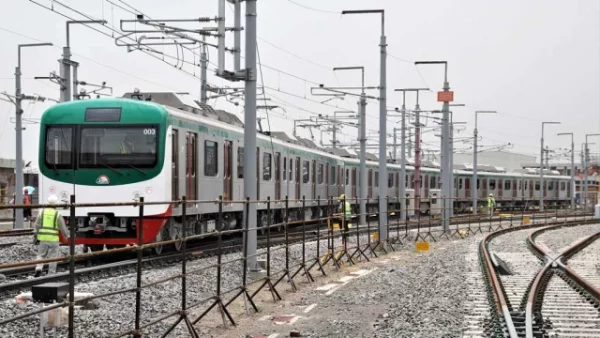 মেট্রোরেল উদ্বোধন